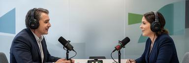 Interviewopname voor interne communicatie in een vergaderruimte van de gemeente Heemskerk